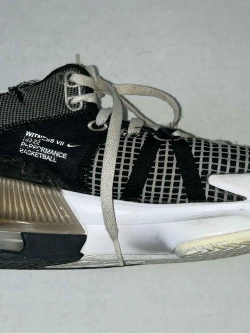 Nike LeBron Witness 7 Mens 9.5 Black White Basketball Shoes Sneakers DM1123-100